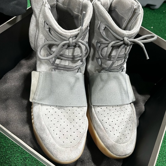 Adidas Yeezy Boost 750